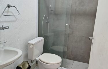 Apartamento 02 dormitórios e 60m² de área útil próximo ao centro em Serra Negra – SP