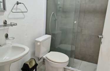 Apartamento 02 dormitórios e 60m² de área útil próximo ao centro em Serra Negra – SP