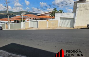 Linda Casa térrea 03 dormitórios e 178m² de área útil em Serra Negra – SP