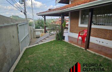 Linda Casa térrea 03 dormitórios e 178m² de área útil em Serra Negra – SP