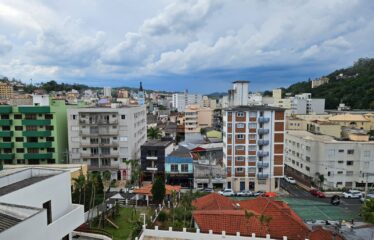 Apartamento 02 dormitórios e 85m² de área útil no centro de Serra Negra – SP