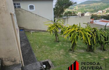 Linda Casa térrea 03 dormitórios e 178m² de área útil em Serra Negra – SP