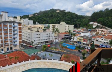 Apartamento 02 dormitórios e 85m² de área útil no centro de Serra Negra – SP