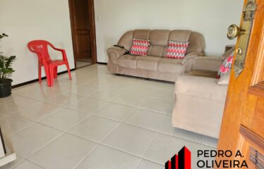 Linda Casa térrea 03 dormitórios e 178m² de área útil em Serra Negra – SP