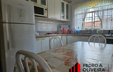 Linda Casa térrea 03 dormitórios e 178m² de área útil em Serra Negra – SP