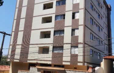 Apartamento 02 dormitórios e 90m² de área útil no centro de Serra Negra – SP