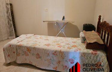 Linda Casa térrea 03 dormitórios e 178m² de área útil em Serra Negra – SP