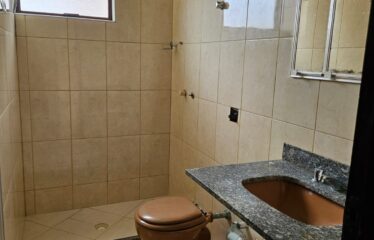 Apartamento 02 dormitórios e 85m² de área útil no centro de Serra Negra – SP