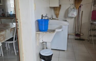 Linda Casa térrea 03 dormitórios e 178m² de área útil em Serra Negra – SP