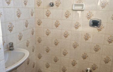 Apartamento 02 dormitórios e 90m² de área útil no centro de Serra Negra – SP