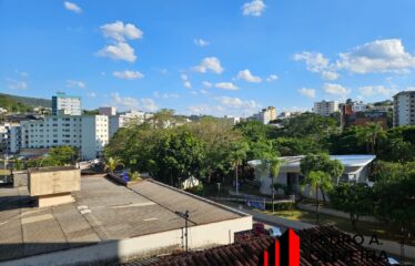 Apartamento 02 dormitórios e 90m² de área útil no centro de Serra Negra – SP