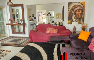 Casa 03 dormitórios e 130m² de área útil em condomínio fechado em Serra Negra – SP