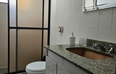 Apartamento 02 dormitórios e 85m² de área útil no centro em Serra Negra – SP