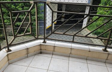 Apartamento com 02 dormitórios e 85m² de área útil no centro de Serra Negra – SP