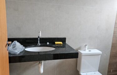 Belíssima casa 02 dormitórios e 145m² de área útil recém construída em Serra Negra – SP