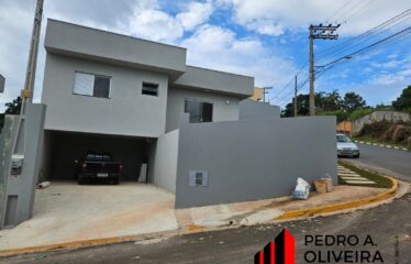 Belíssima casa 02 dormitórios e 145m² de área útil recém construída em Serra Negra – SP