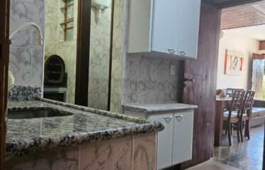 Lindo Sobrado 02 dormitórios em condomínio fechado a venda em Serra Negra – SP