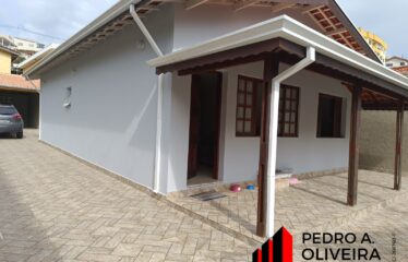 Casa 02 dormitórios e 308m² de área total no centro de Serra Negra – SP