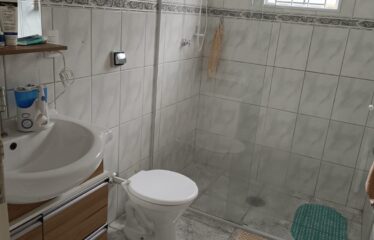 Casa 02 dormitórios e 308m² de área total no centro de Serra Negra – SP