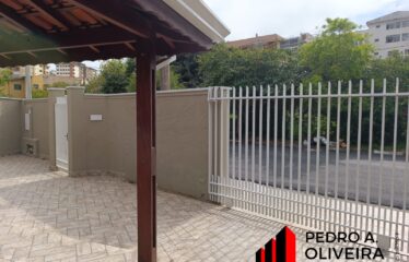 Casa 02 dormitórios e 308m² de área total no centro de Serra Negra – SP