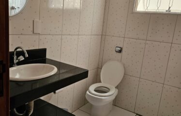 Casa 03 dormitórios e 150m² de área útil, próximo ao centro de Serra Negra – SP