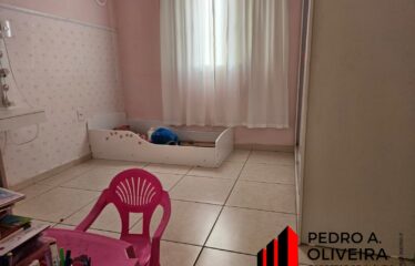 Casa 03 dormitórios e 150m² de área útil, próximo ao centro de Serra Negra – SP