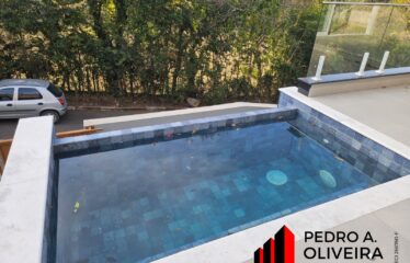 Belíssima e moderna casa 03 dormitórios e 397m² de área total em Serra Negra – SP