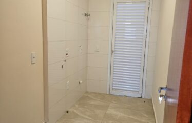 Belíssima e moderna casa 03 dormitórios e 397m² de área total em Serra Negra – SP