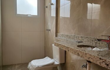 Belíssima e moderna casa 03 dormitórios e 397m² de área total em Serra Negra – SP