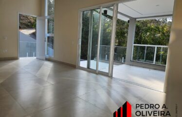 Belíssima e moderna casa 03 dormitórios e 397m² de área total em Serra Negra – SP
