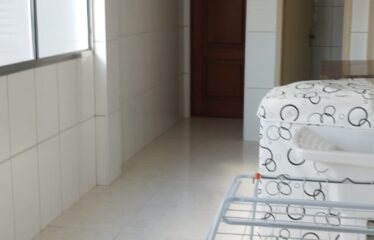 Apartamento 03 dormitórios e 120m² de área útil no centro de Serra Negra – SP