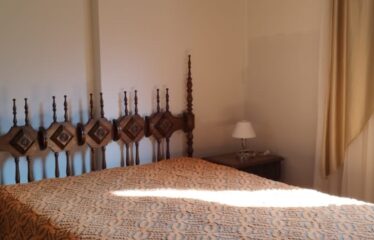 Apartamento 03 dormitórios e 120m² de área útil no centro de Serra Negra – SP