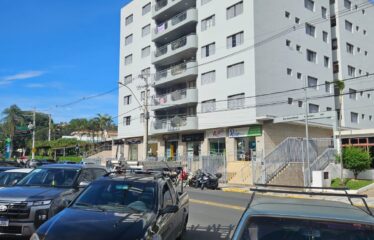 Apartamento 03 dormitórios e 120m² de área útil no centro de Serra Negra – SP