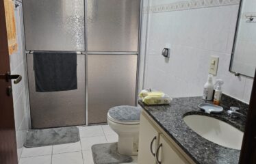 Apartamento 02 dormitórios e 85m² de área útil no centro de Serra Negra – SP