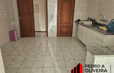 Amplo Apartamento 03 dormitórios e 182m² de área útil no centro de Serra Negra – SP