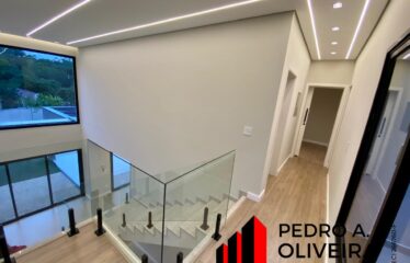 Linda e Moderna casa 03 dormitórios e 115m² de área útil em Serra Negra – SP