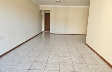 Amplo Apartamento 03 dormitórios e 182m² de área útil no centro de Serra Negra – SP