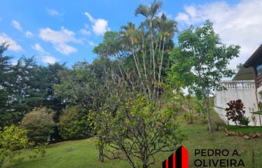 Chácara 03 dormitórios e 1753m² de área total no centro de Serra Negra – SP