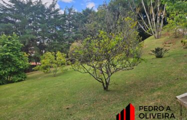 Chácara 03 dormitórios e 1753m² de área total no centro de Serra Negra – SP