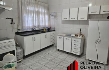 Chácara 03 dormitórios e 1753m² de área total no centro de Serra Negra – SP