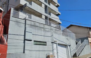 Apartamento 02 dormitórios e 85m² de área útil no centro de Serra Negra – SP