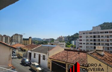 Apartamento 02 dormitórios e 85m² de área útil no centro de Serra Negra – SP