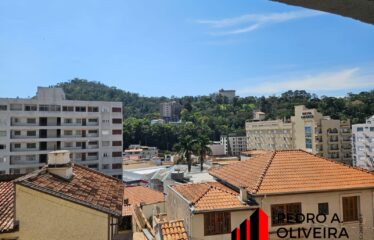 Apartamento 02 dormitórios e 85m² de área útil no centro de Serra Negra – SP