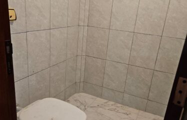 Apartamento 02 dormitórios e 85m² de área útil no centro de Serra Negra – SP